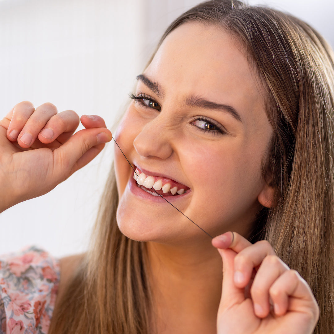 SmidgeCo Biodegradable Charcoal Dental Floss